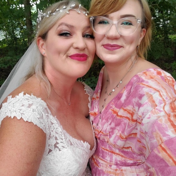 Street size 16w a line wedding dress - Picture 2 of 4